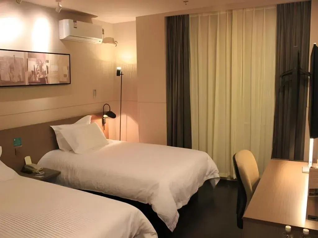 Bed in Jinjiang Inn Select Shenyang Tawan Xingshun Night Market Metro Station Bed in Jinjiang Inn Select Shenyang Tawan Xingshun Night Market Metro Station