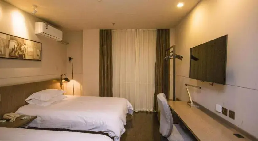 Bed in Jinjiang Inn Select Shenyang Tawan Xingshun Night Market Metro Station Bed in Jinjiang Inn Select Shenyang Tawan Xingshun Night Market Metro Station