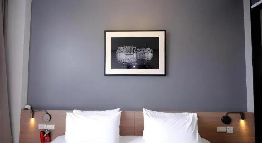 Bed in R Photo Hotel Bed in R Photo Hotel