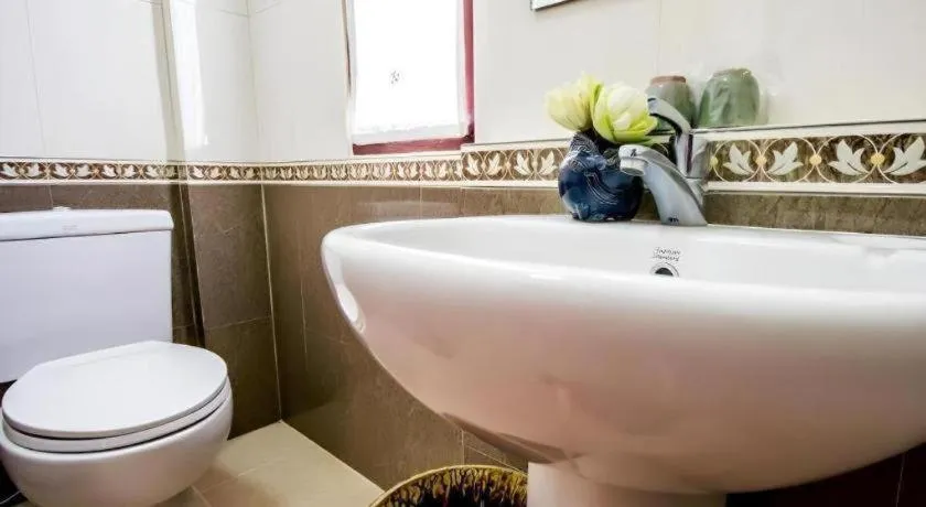 Wake Up at Muang Kao Boutique Hotel