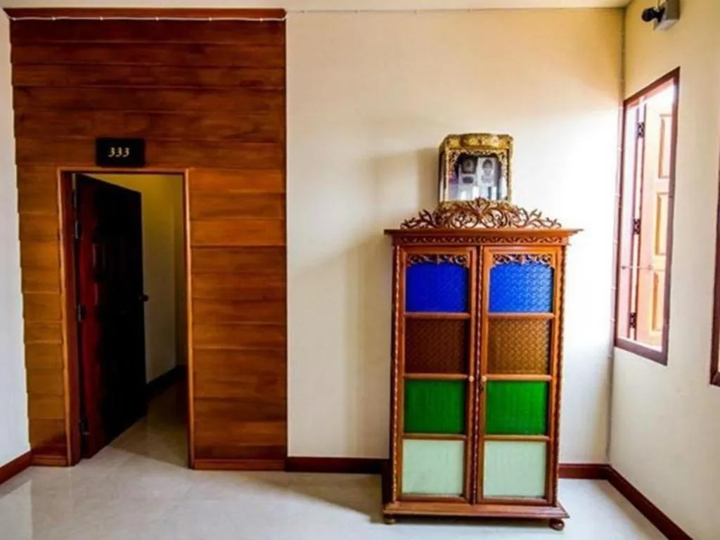 Wake Up at Muang Kao Boutique Hotel