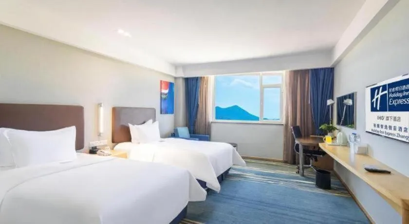 Bed in Holiday Inn Express Zhangye By IHG