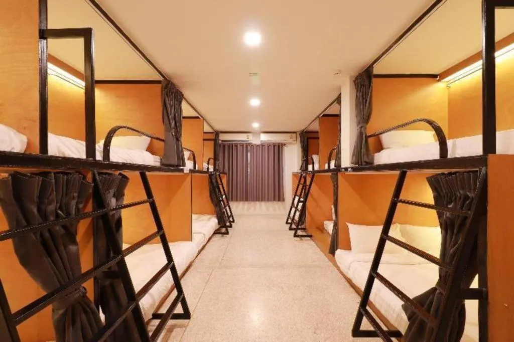 Le Light House & Hostel