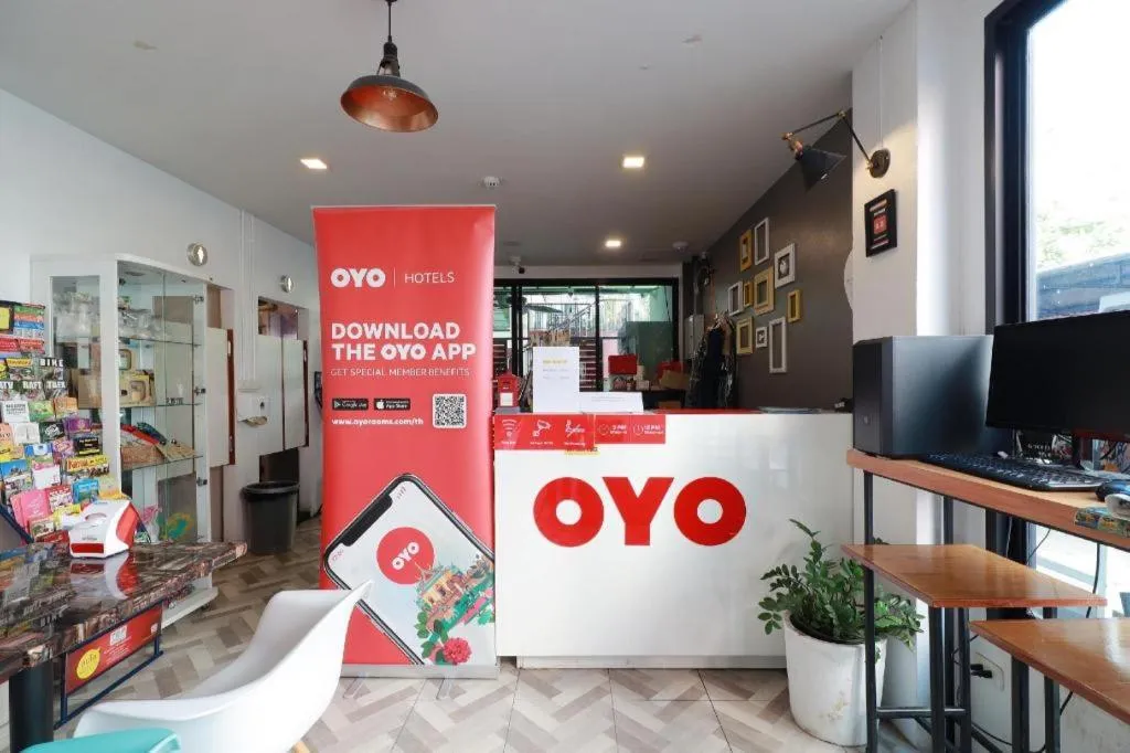 Le Light House & Hostel