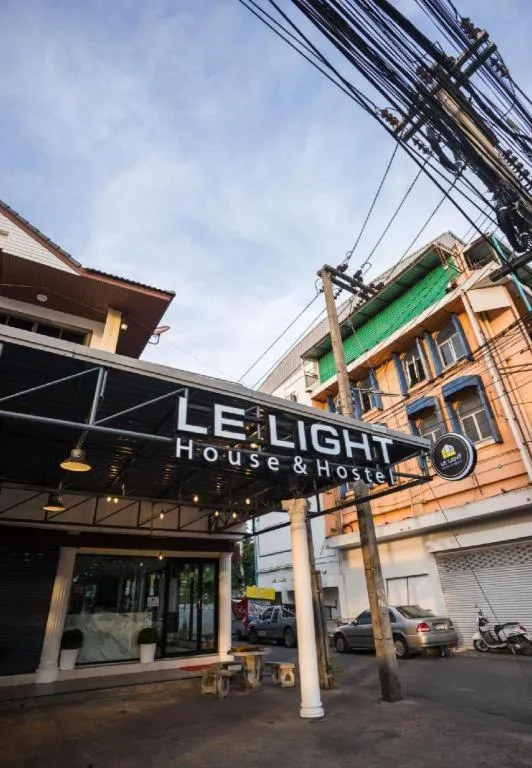 Le Light House & Hostel