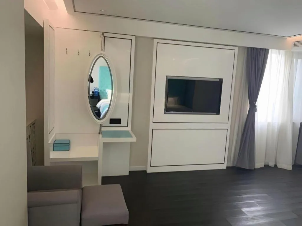 Xana Hotelle Beijing Qianmen Footbridge Metro Station