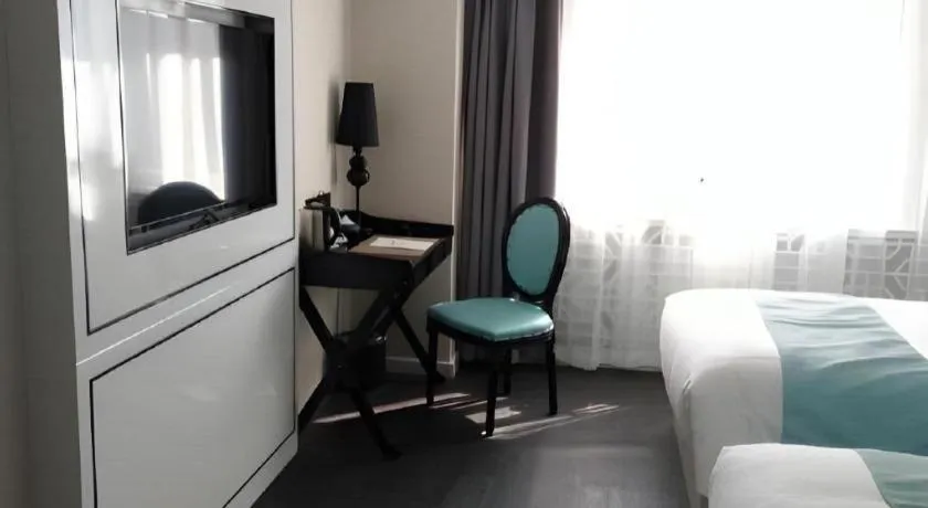 Bed in Xana Hotelle Beijing Qianmen Footbridge Metro Station