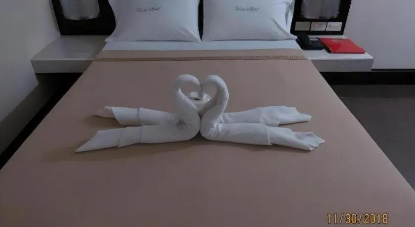 Bed in Vista Hotel Cubao