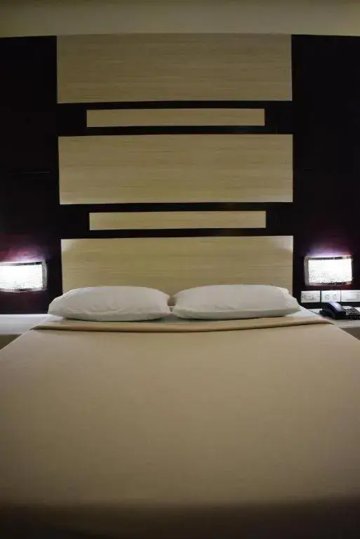 Bed in Vista Hotel Cubao Bed in Vista Hotel Cubao