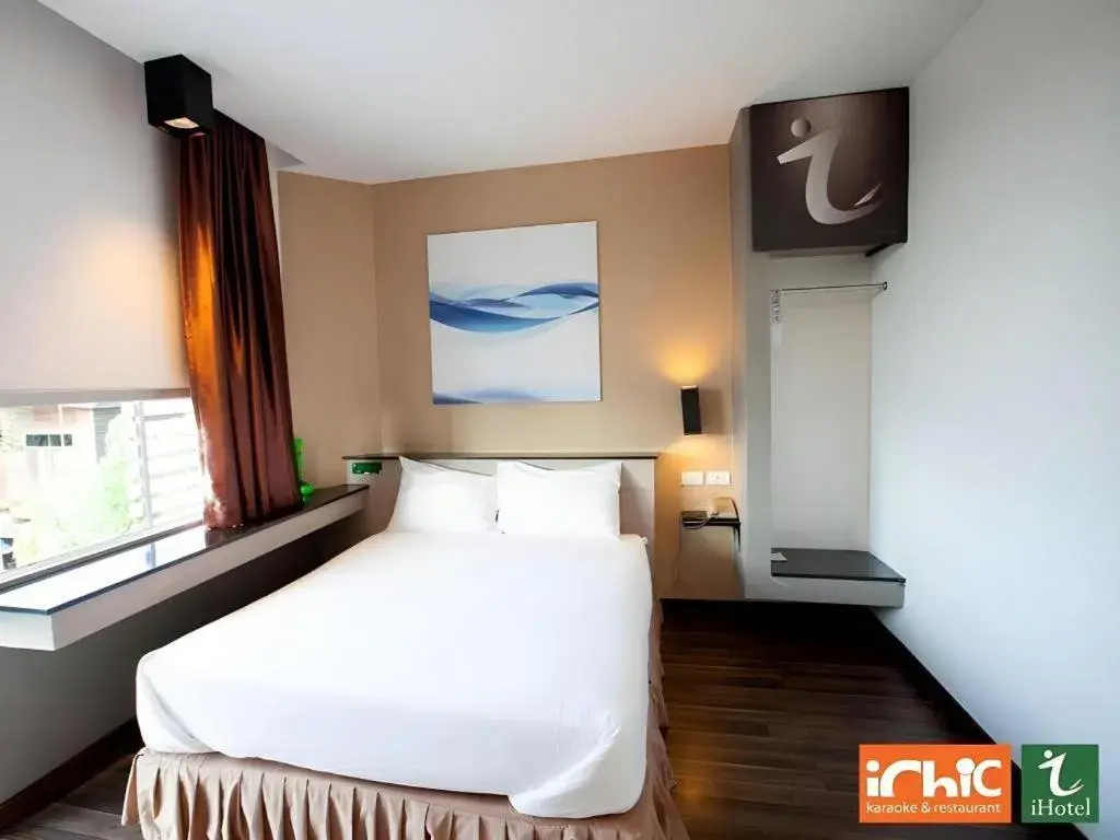 Bed in I Hotel Bed in I Hotel