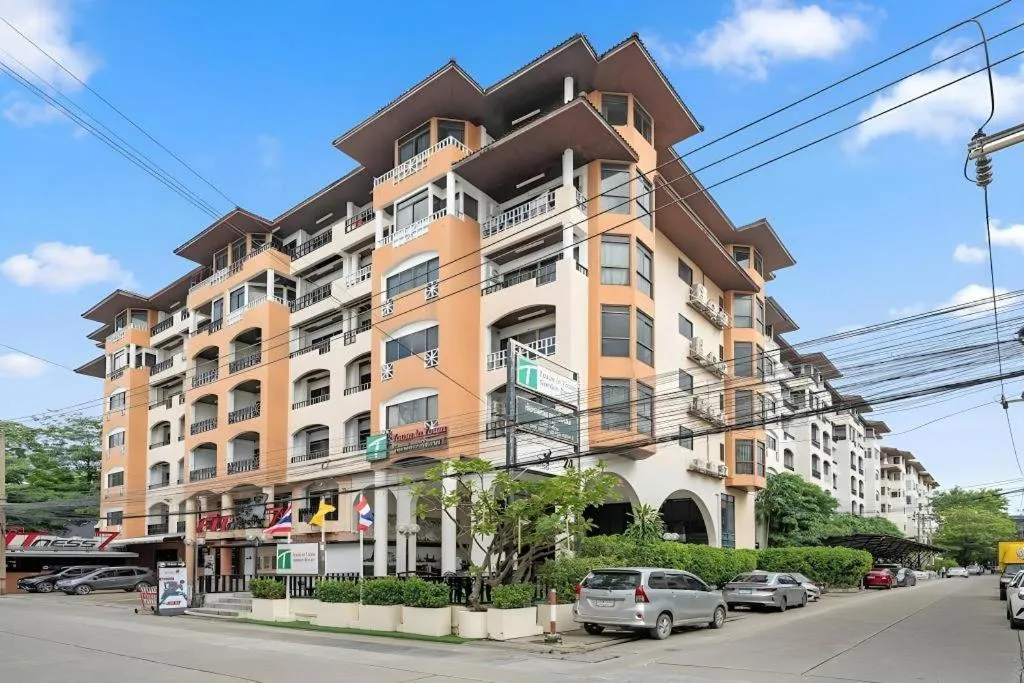 Town In Town Gardent Resort