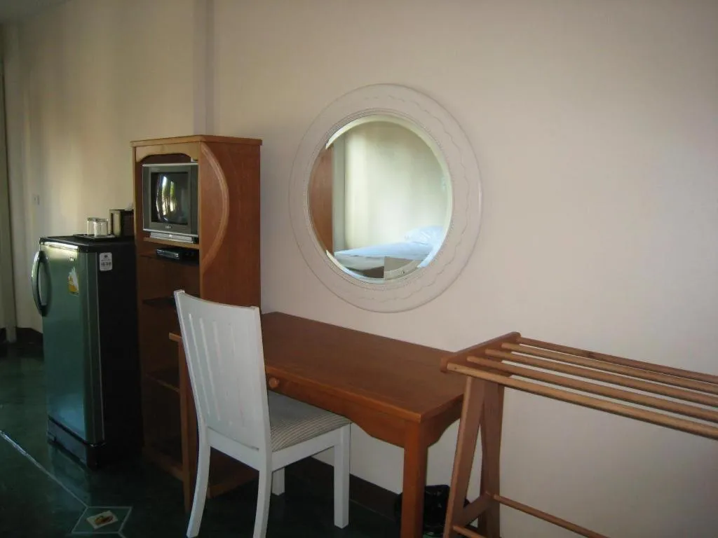 Baansuan Amphawan Resort