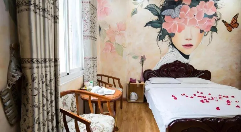 Bed in Phuong Linh Hotel