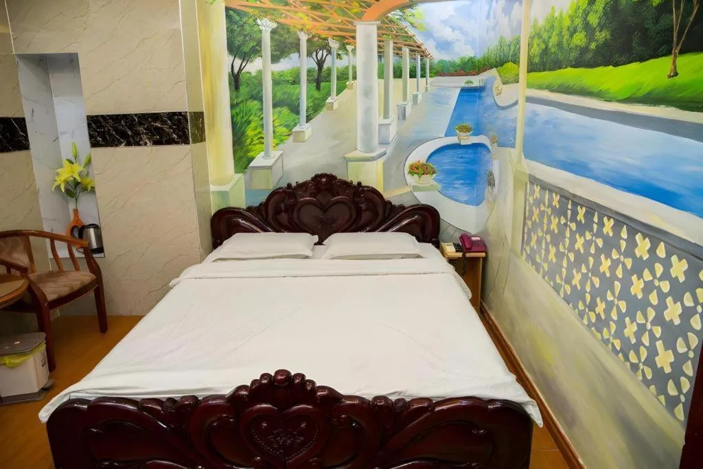 Bed in Phuong Linh Hotel