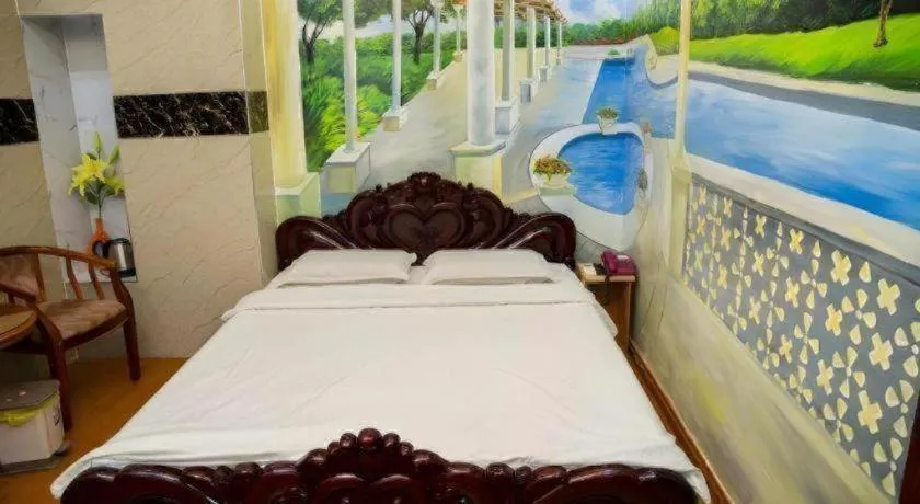 Bed in Phuong Linh Hotel
