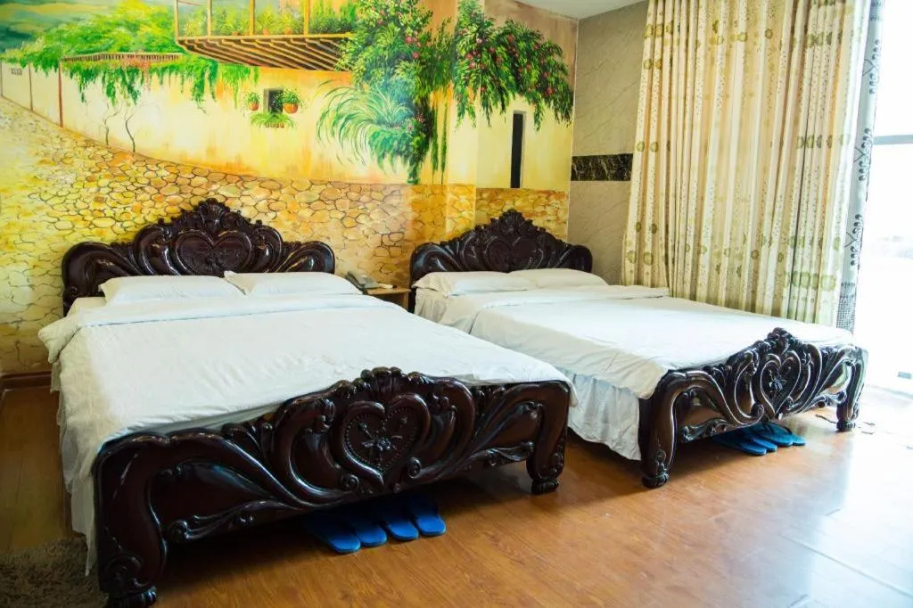 Bed in Phuong Linh Hotel