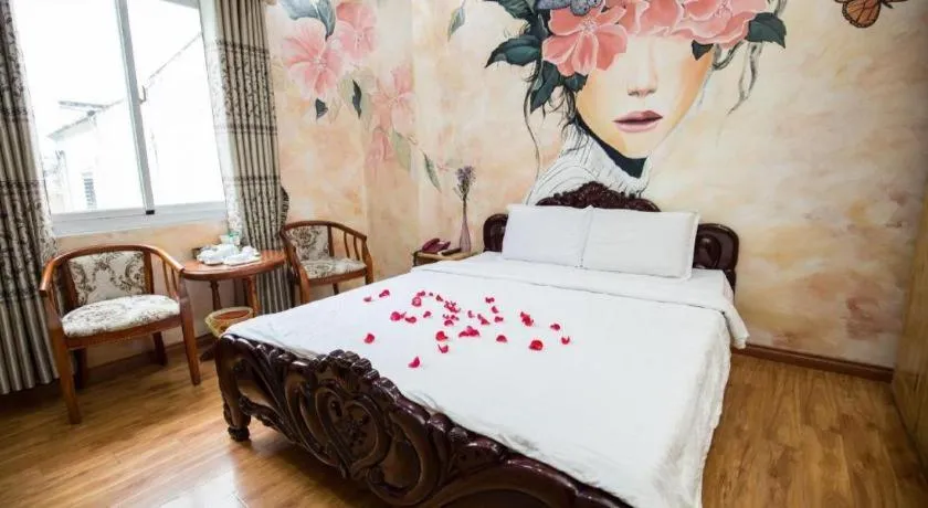 Bed in Phuong Linh Hotel
