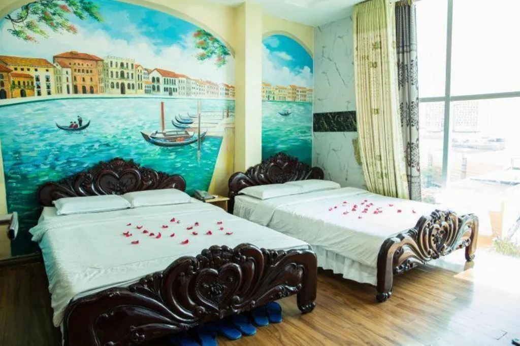 Bed in Phuong Linh Hotel