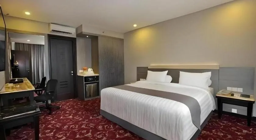 Bed in pyramid suites Hotel