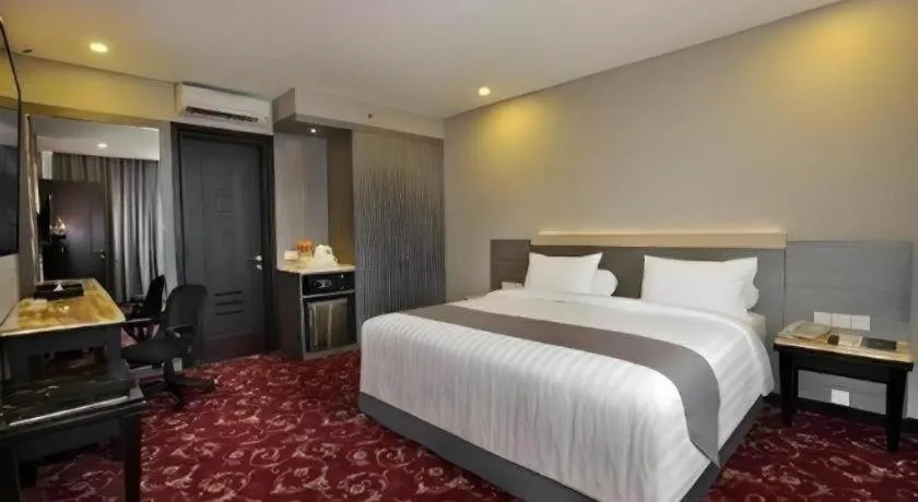 Bed in pyramid suites Hotel