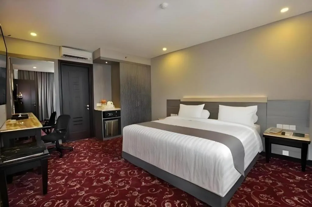 Bed in pyramid suites Hotel