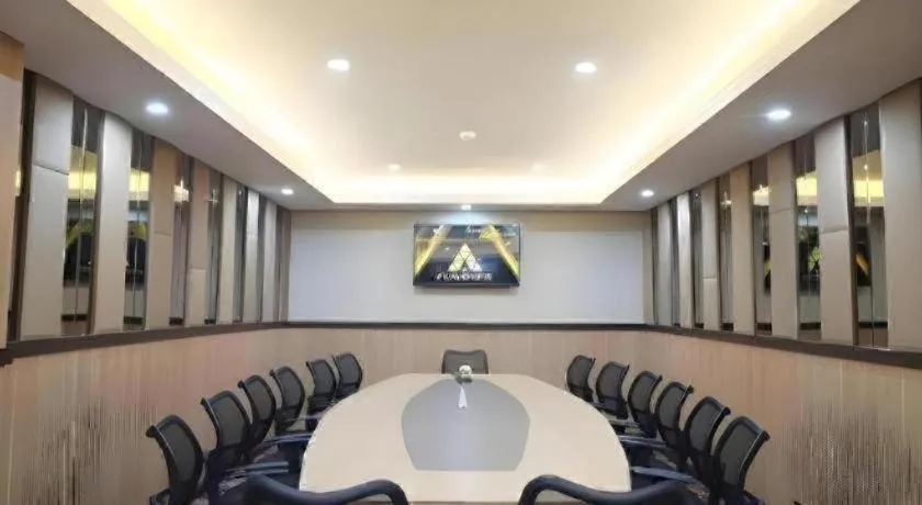 pyramid suites Hotel