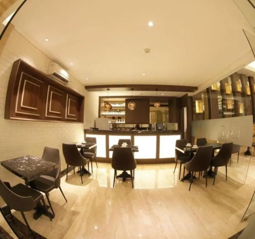 pyramid suites Hotel