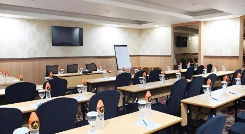 pyramid suites Hotel