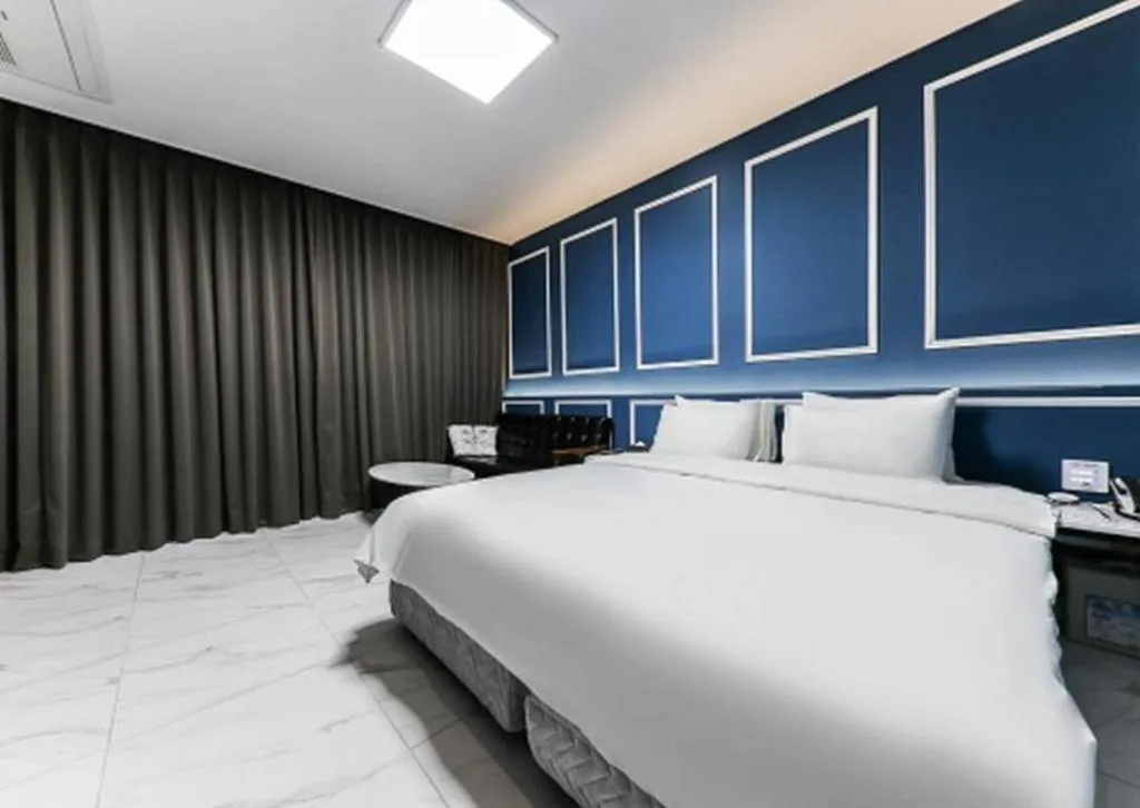 Bed in Hotel Morning Calm