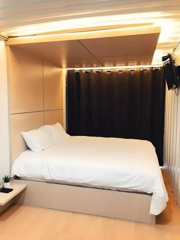 Bed in Boxotel Bed in Boxotel