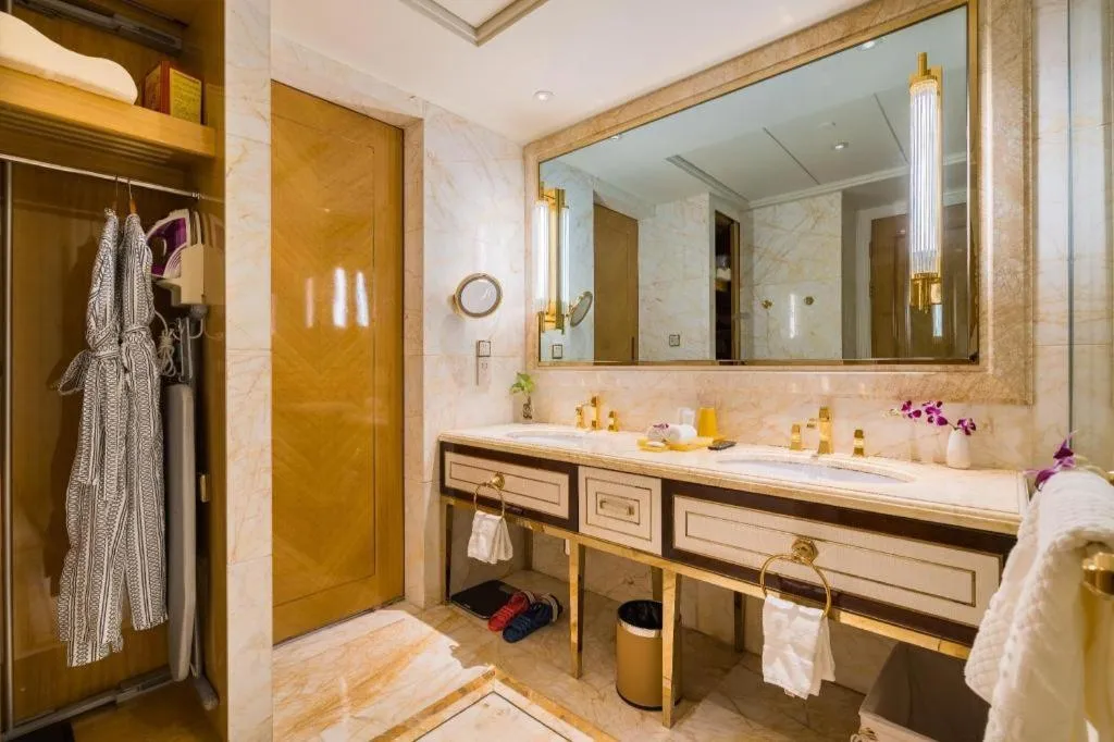 Bed in Suqian Hengli International Hotel