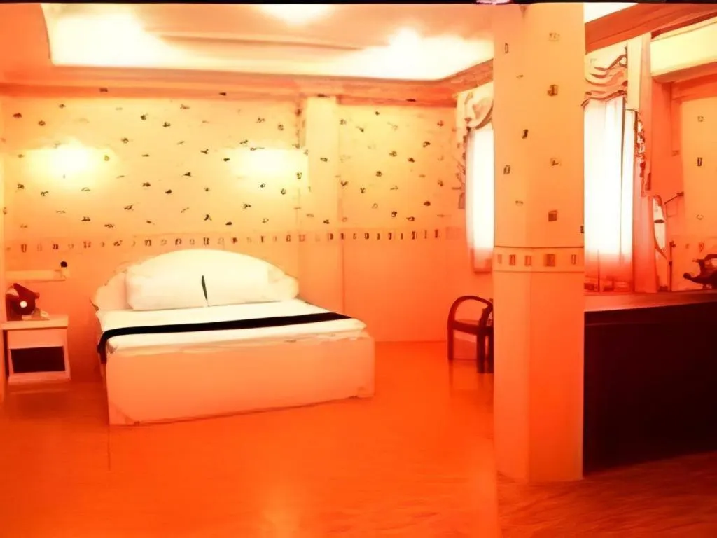 Bed in Phuthong Place