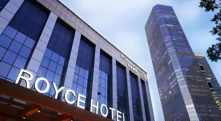 Royce Hotel