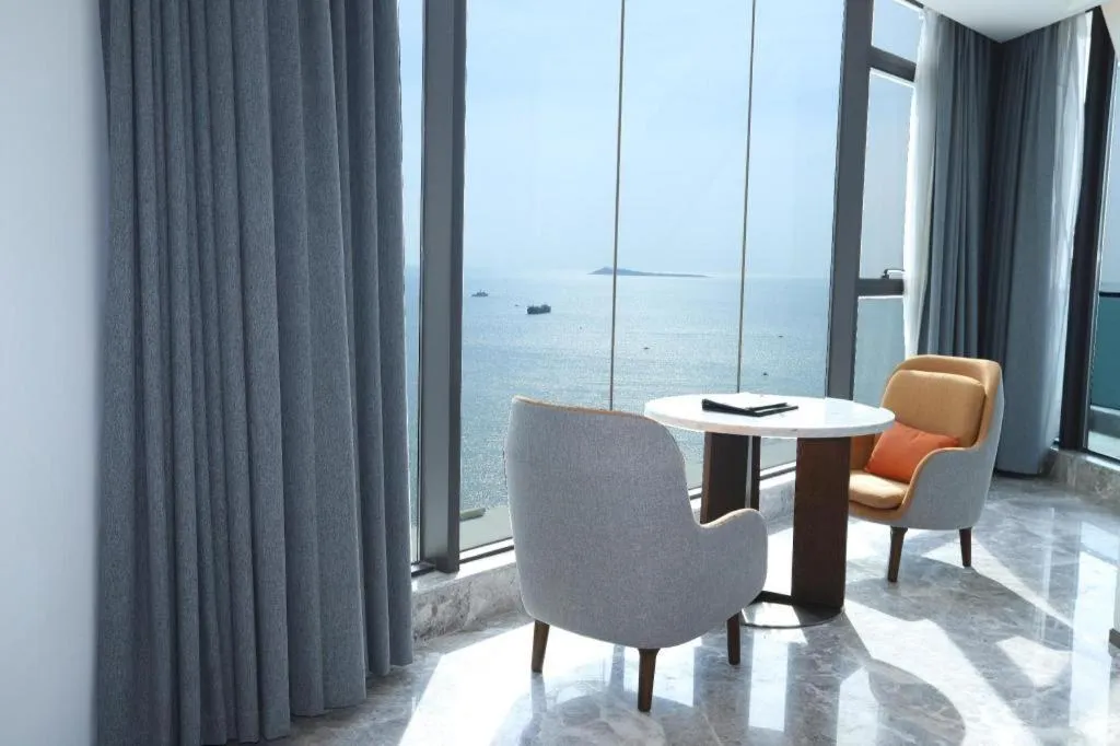 Rock Platinum Sea View Hotel