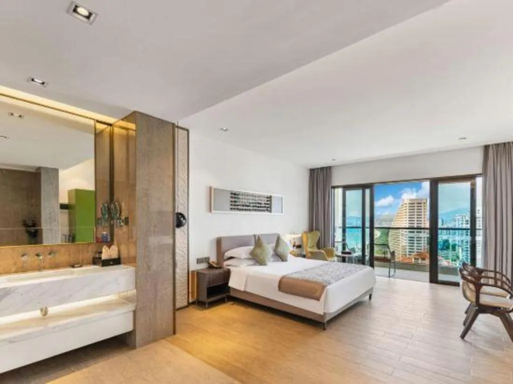 Bed in Rock Platinum Sea View Hotel