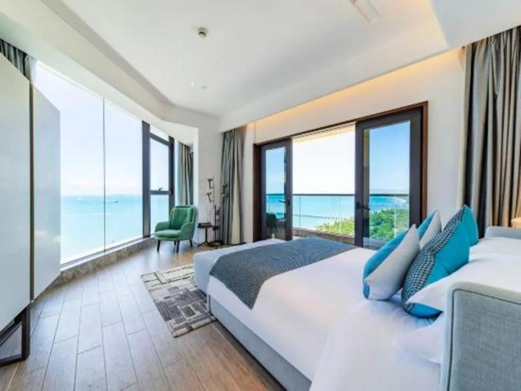 Bed in Rock Platinum Sea View Hotel