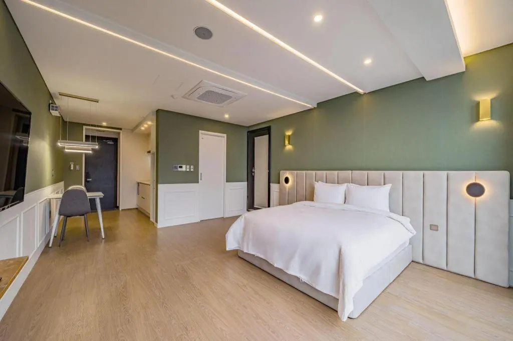 Bed in Dam and Roo Resort