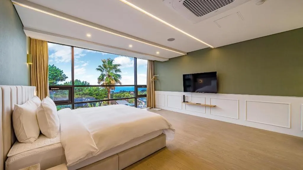 Bed in Dam and Roo Resort