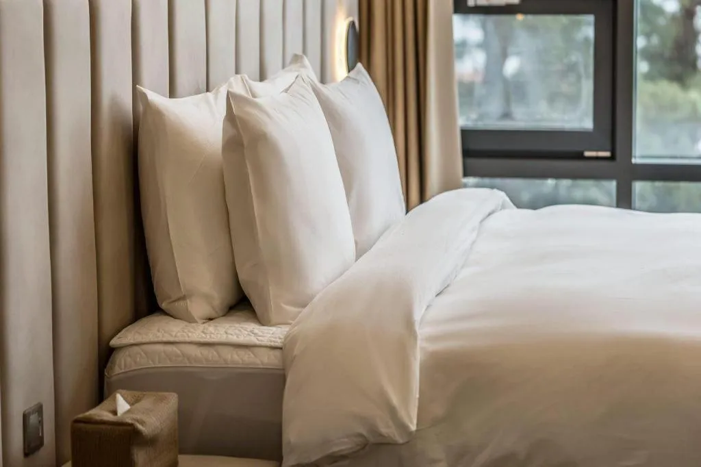 Bed in Dam and Roo Resort