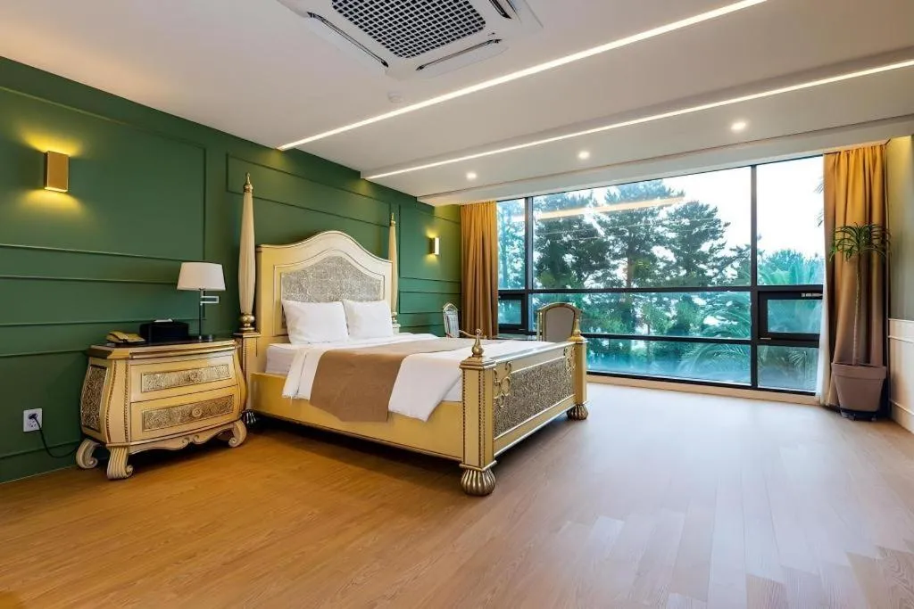 Bed in Dam and Roo Resort