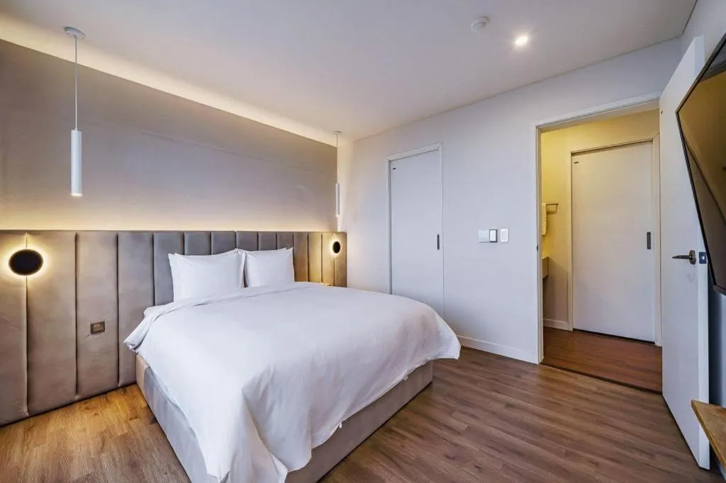 Bed in Dam and Roo Resort