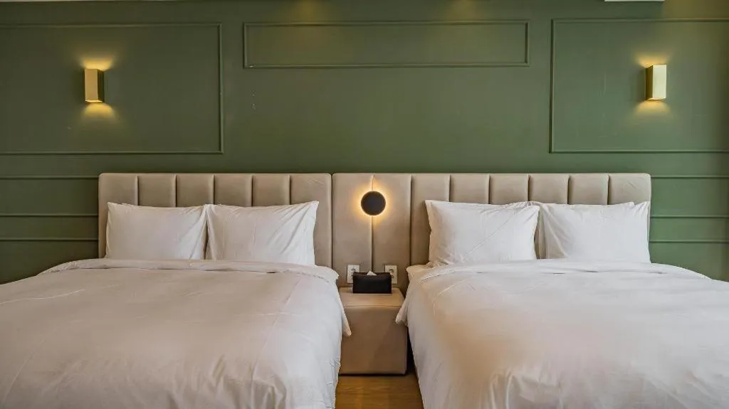 Bed in Dam and Roo Resort