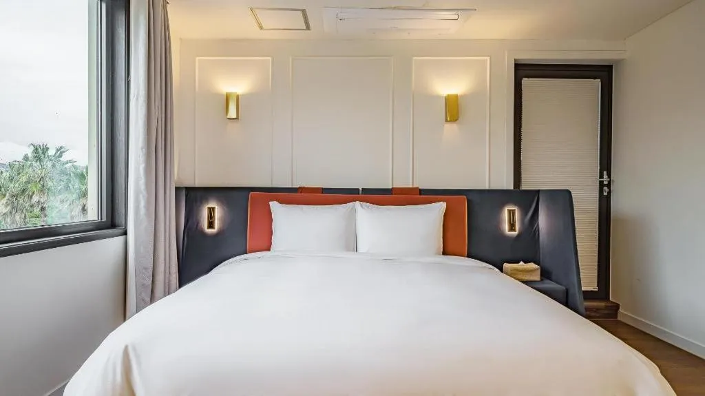 Bed in Dam and Roo Resort