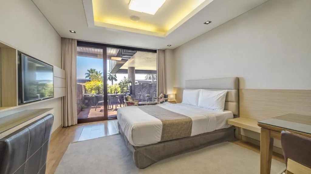 Bed in Dam and Roo Resort