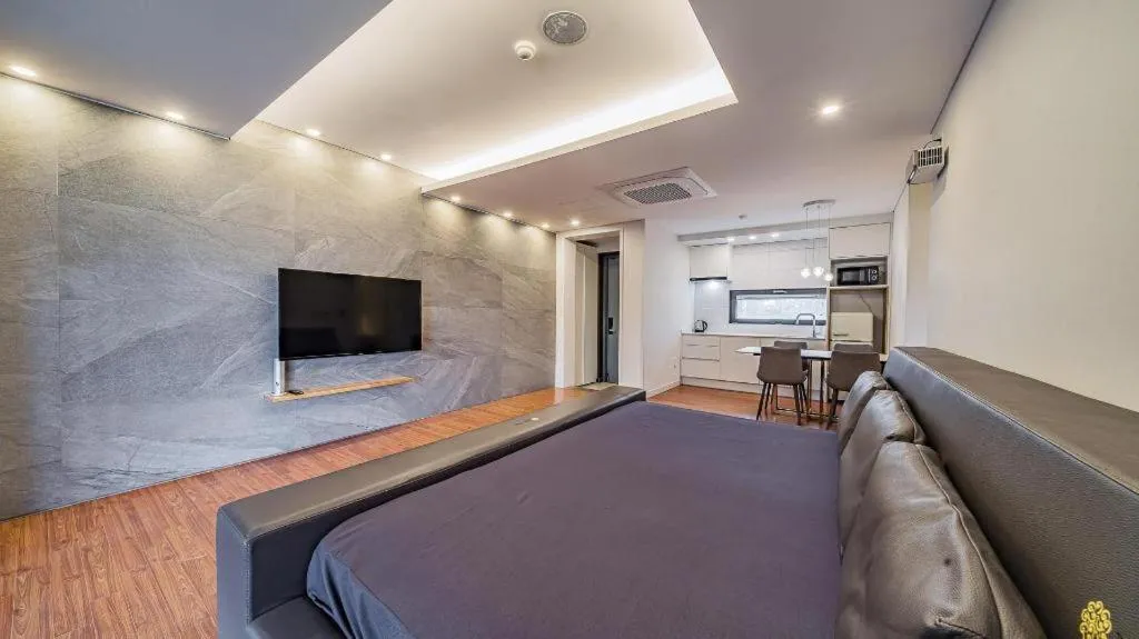 Bed in Dam and Roo Resort