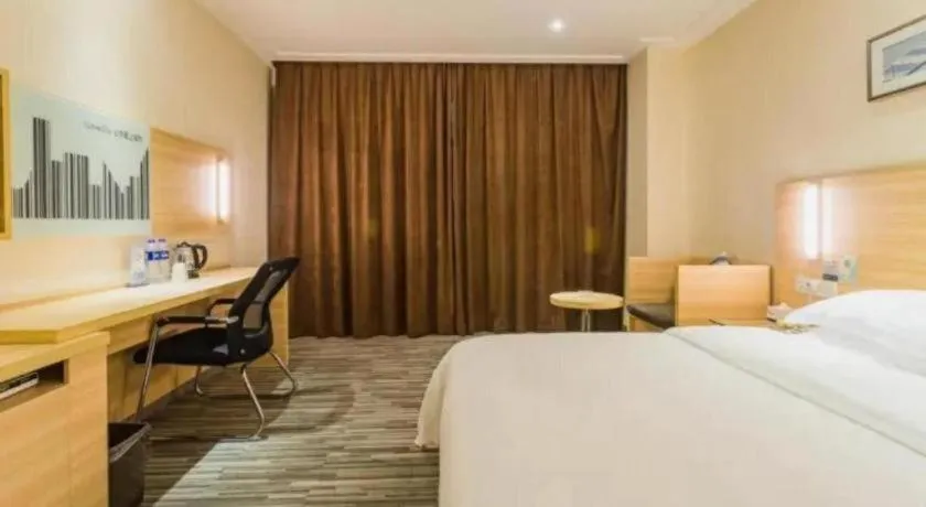 Bed in City Comfort Inn Guangzhou Hanxi Changlong Shiqiao Metro Station