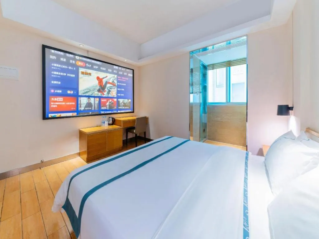 Bed in City Comfort Inn Guangzhou Hanxi Changlong Shiqiao Metro Station