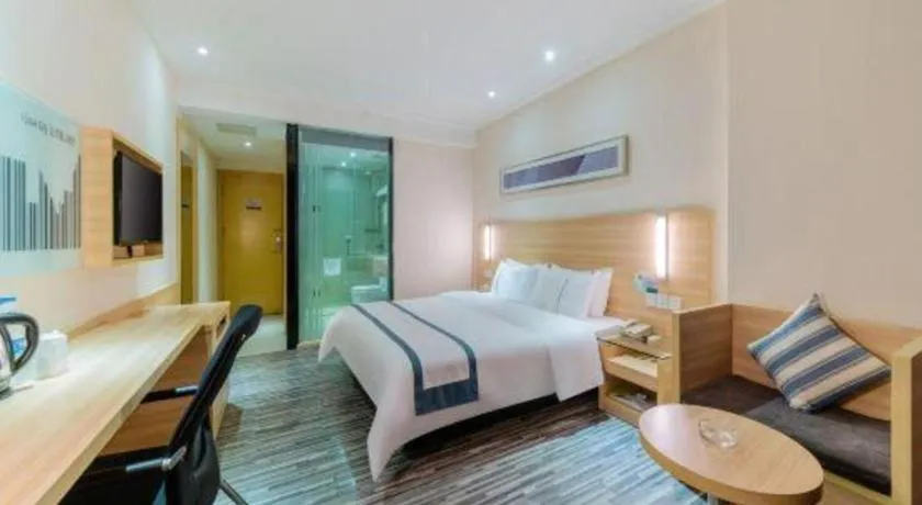 Bed in City Comfort Inn Guangzhou Hanxi Changlong Shiqiao Metro Station