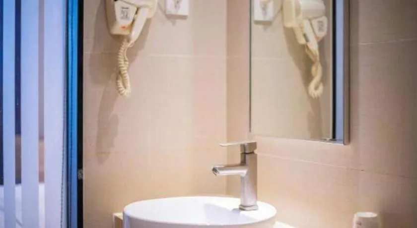 City Comfort Inn Guangzhou Hanxi Changlong Shiqiao Metro Station