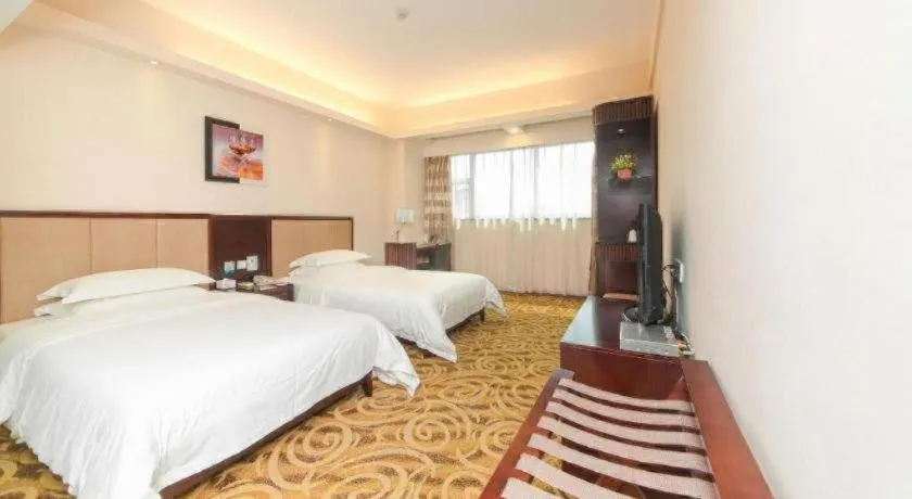 Bed in City Comfort Inn Guangzhou Hanxi Changlong Shiqiao Metro Station